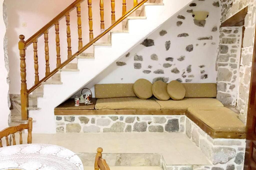 Lava House Apartment Mandraki  ภายนอก รูปภาพ