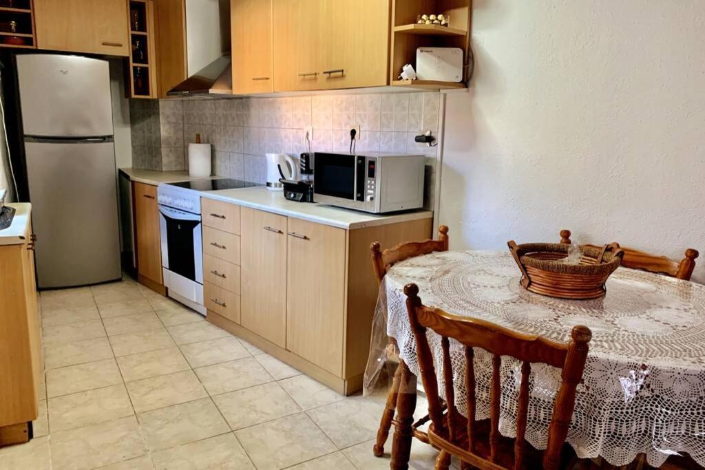Lava House Apartment Mandraki  ภายนอก รูปภาพ